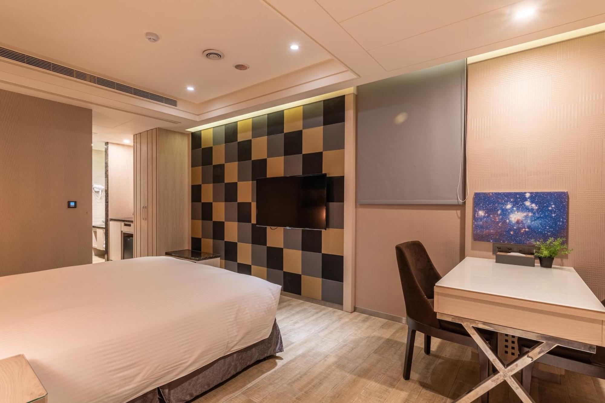 Guide Hotel Taichung Ziyou מראה חיצוני תמונה