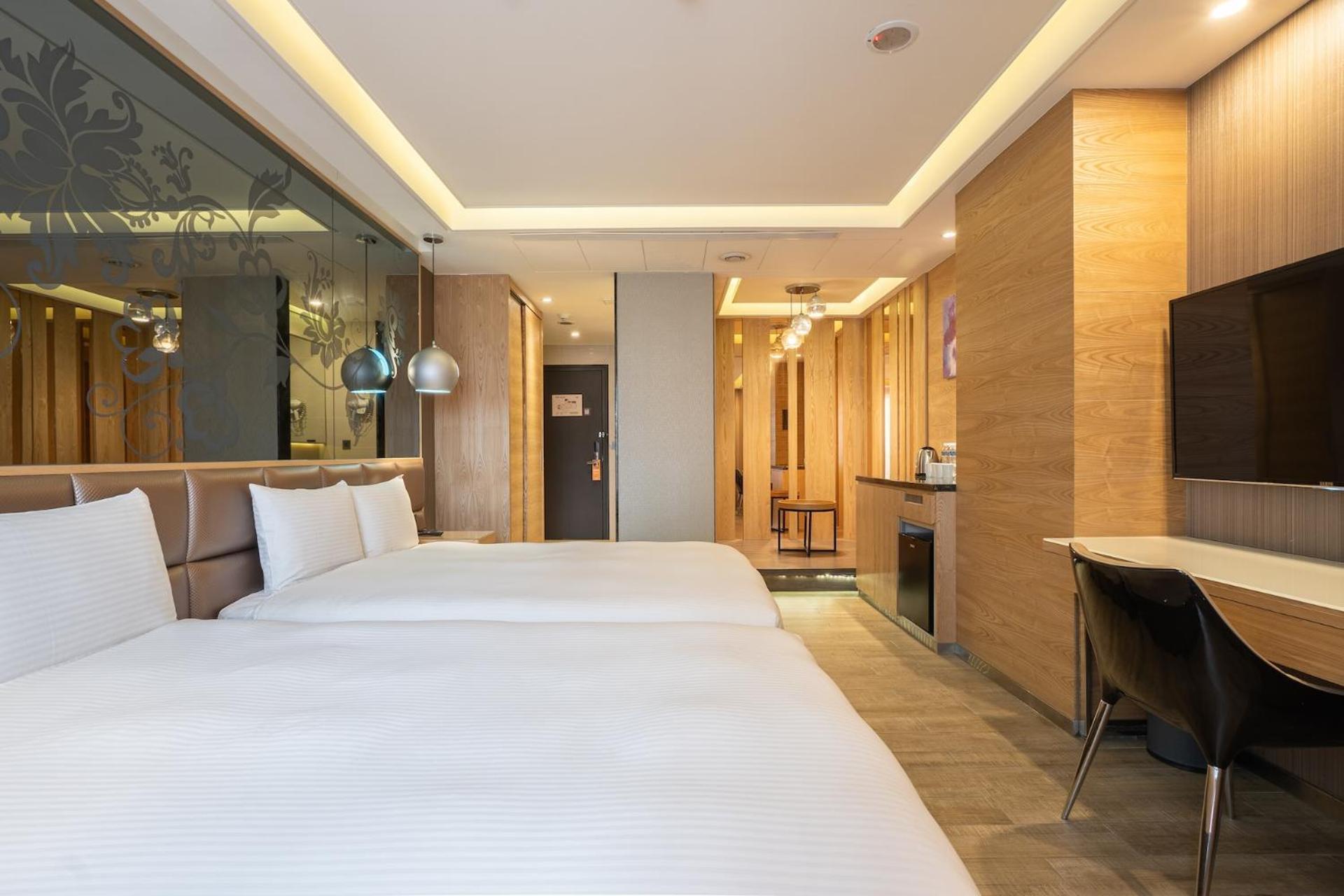 Guide Hotel Taichung Ziyou מראה חיצוני תמונה