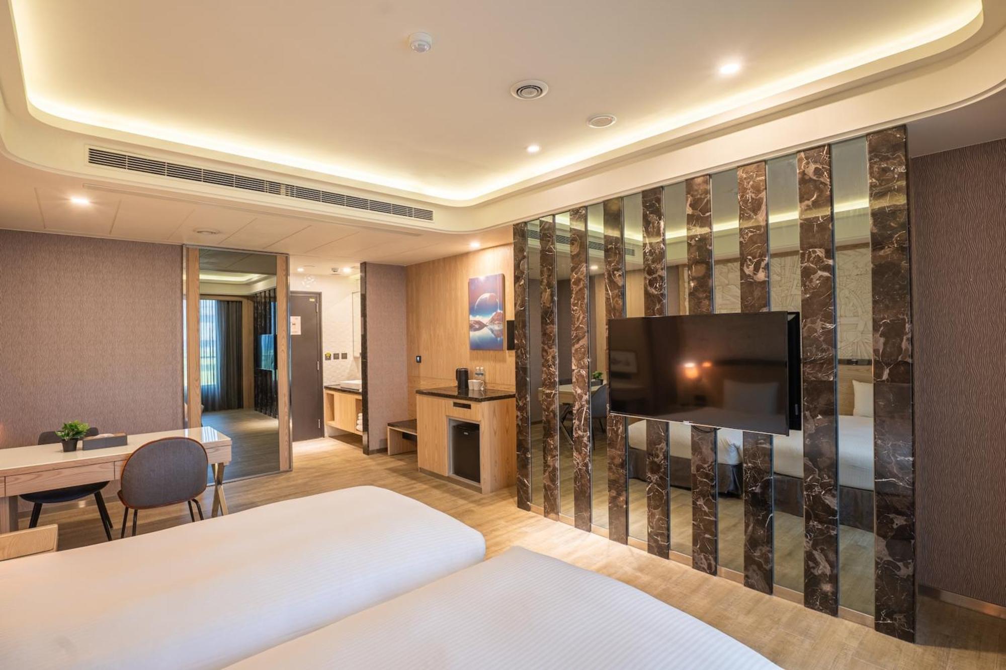 Guide Hotel Taichung Ziyou מראה חיצוני תמונה