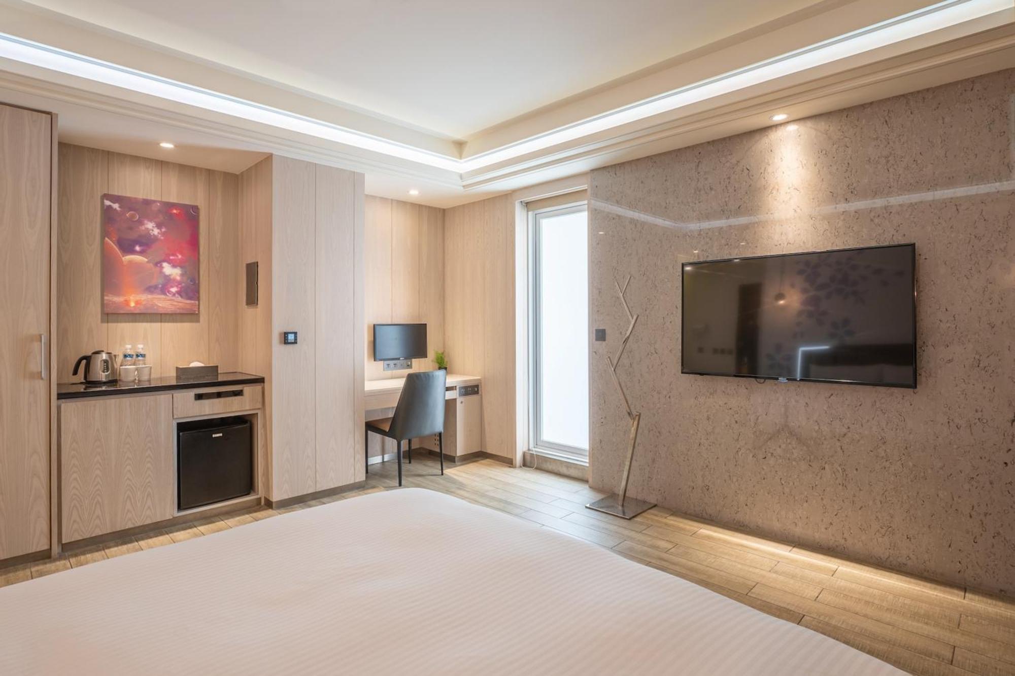 Guide Hotel Taichung Ziyou מראה חיצוני תמונה