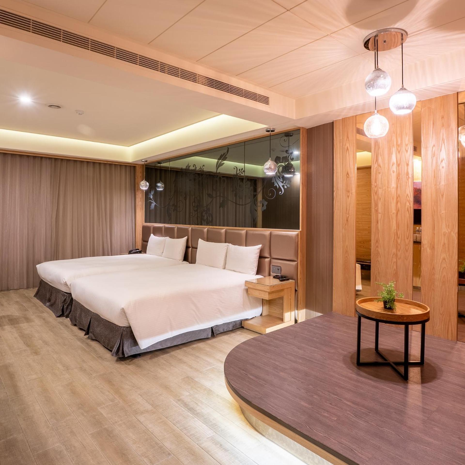 Guide Hotel Taichung Ziyou מראה חיצוני תמונה